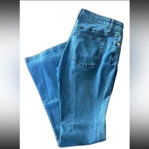 🔥Tommy Bahama Women's Modern Denim Boot Cut Jeans 33 X 31